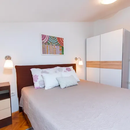 Sirol Apartment *