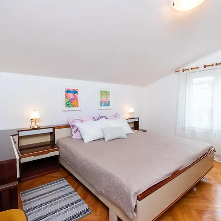 Apartment Sirol *