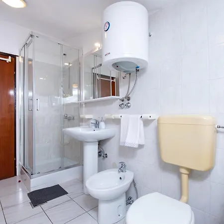 Apartment Sirol *